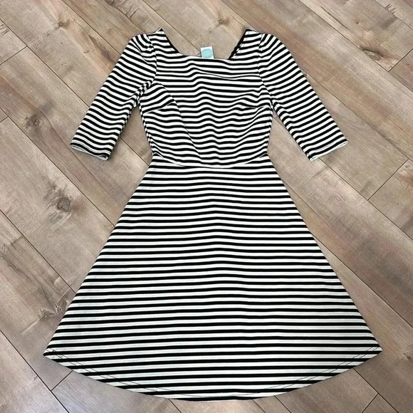 NWT PIXLEY Stitch Fix Kathy Fit & Flare Striped Dress Black/White Sz S - Picture 2 of 9